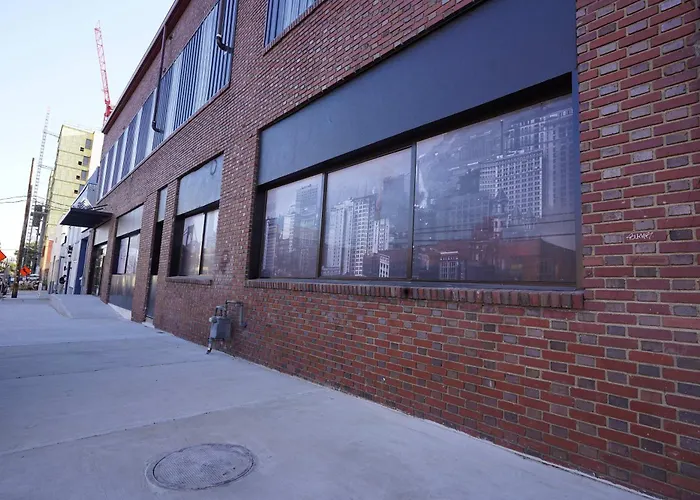 New Loft 5 Min To Ppg Or Convention Center Sleeps 4